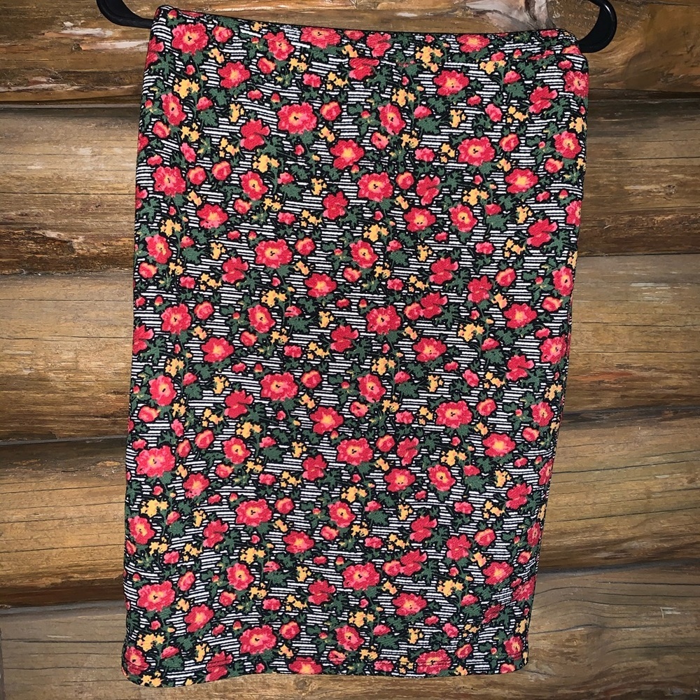Lularoe Cassie Skirt XS black and white stripe​